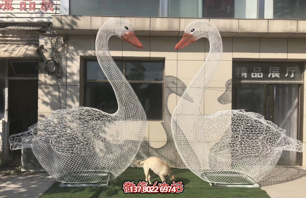 不銹鋼天鵝雕塑，給您的景區增添一抹優雅氣息