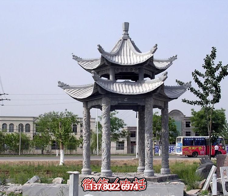 精美古建筑雕塑雙層涼亭，為公園廣場注入古典風情