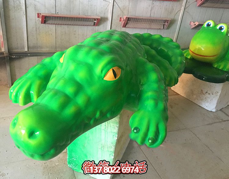 玻璃鋼鱷魚雕塑,為游樂場裝飾添彩 玻璃鋼鱷魚雕塑,為游樂場裝飾添彩
