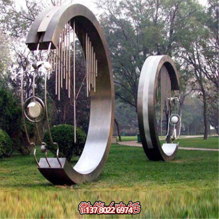 不銹鋼圓環(huán)創(chuàng)意雕塑，點(diǎn)亮園林景觀裝飾