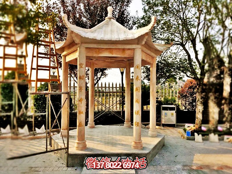 仿古涼亭，擺放在庭院里，欣賞美麗晚霞，營造休閑小區紅色氛圍