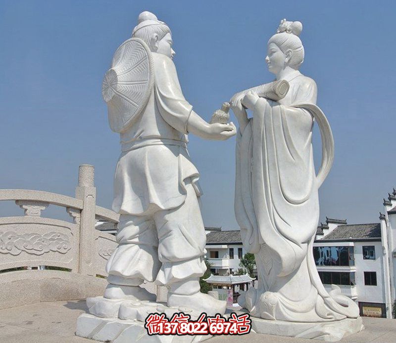 古代牛郎織女石雕，擺放于花園廣場，帶來漢白玉般的浪漫氣息