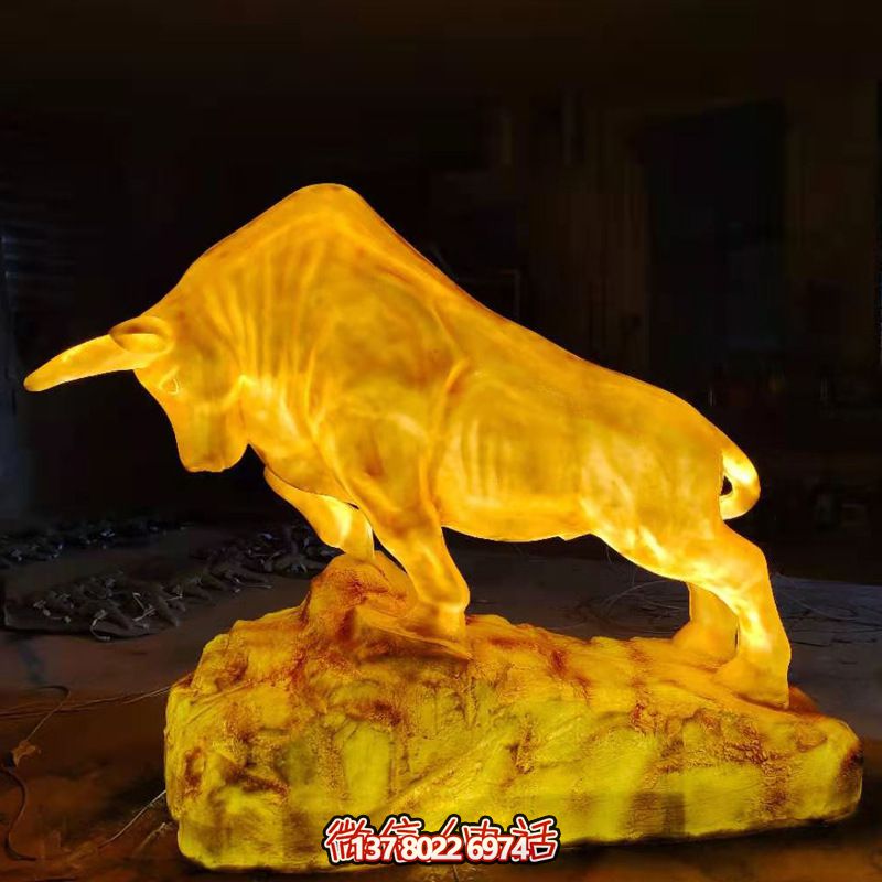 兇悍玻璃鋼創意帶燈——華爾街牛 兇悍玻璃鋼創意帶燈——華爾街牛
