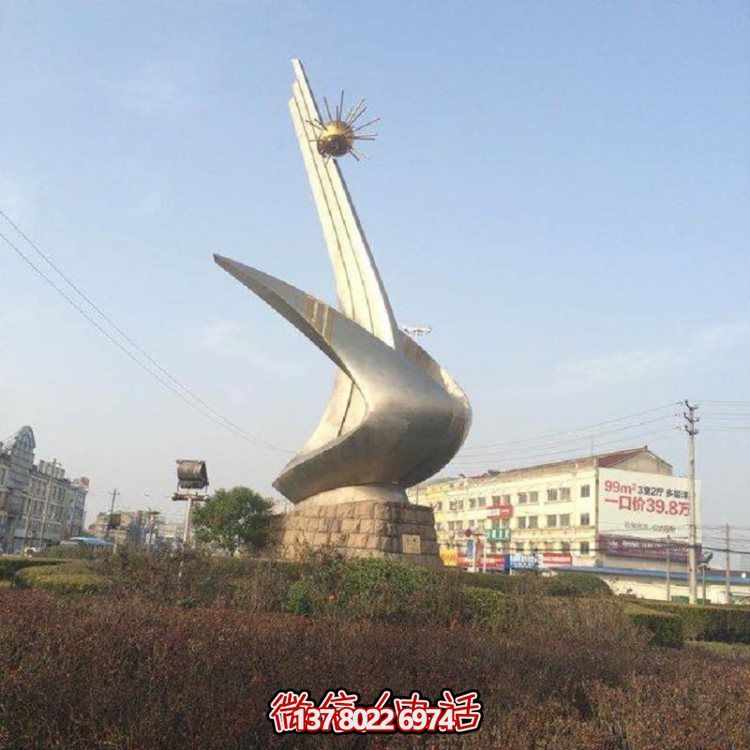 大型不銹鋼鏡面擺件，點(diǎn)綴美麗園林景觀