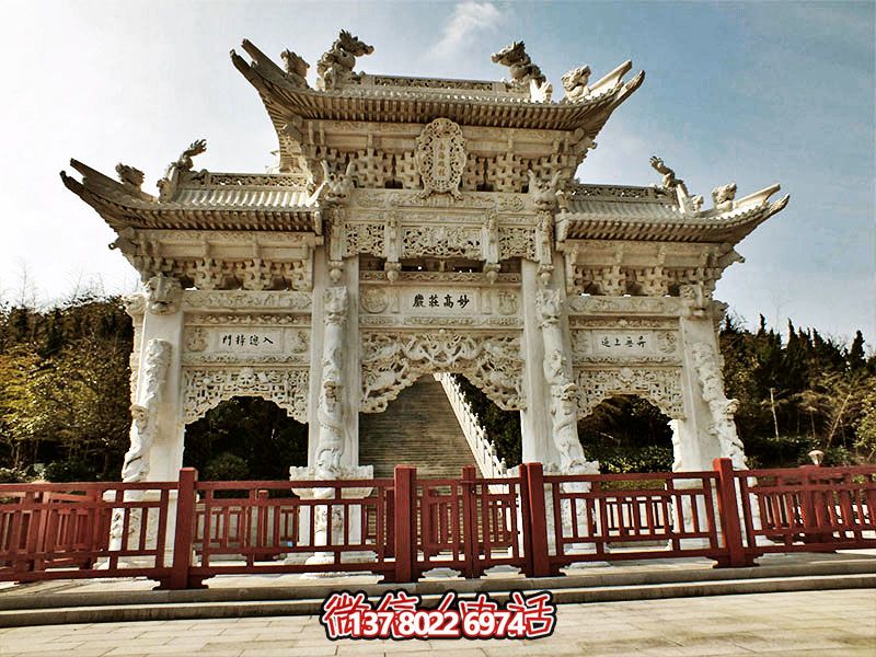 南海砥柱高莊嚴，漢白玉精美浮雕