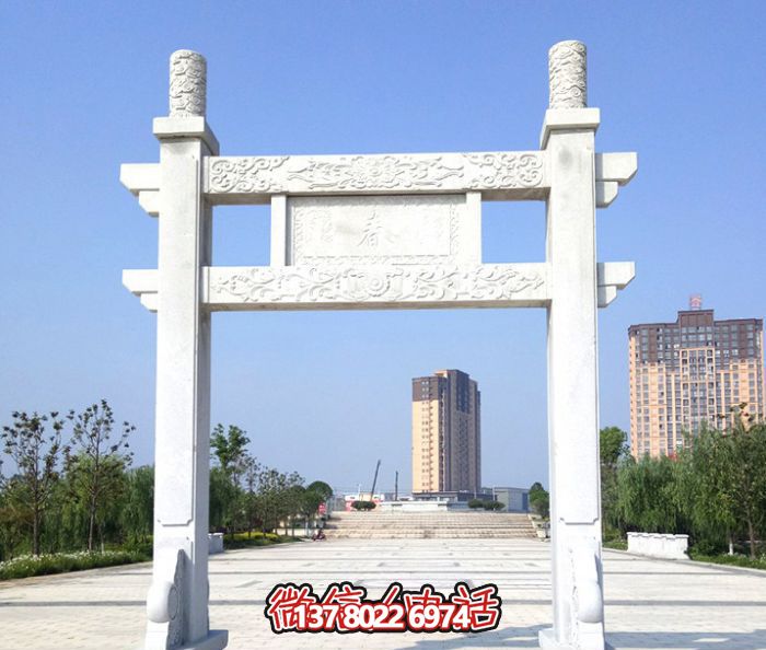 公園廣場擺放單門大理石簡易牌樓 公園廣場擺放單門大理石簡易牌樓