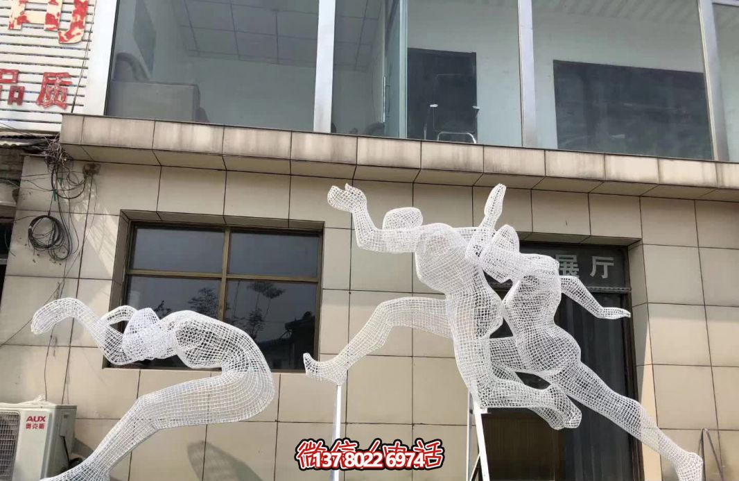 學(xué)院操場創(chuàng)意網(wǎng)格不銹鋼運(yùn)動跳遠(yuǎn)人物雕塑 學(xué)院操場創(chuàng)意網(wǎng)格不銹鋼運(yùn)動跳遠(yuǎn)人物雕塑